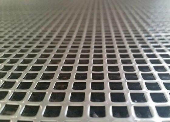Tấm lưới đục lỗ hình chữ nhật có lỗ chéo 1000mm × 2400mm