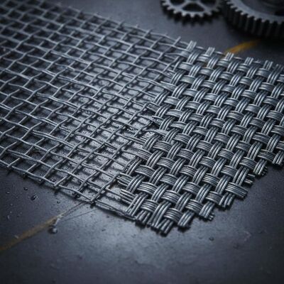 Crimped Wire Mesh Woven Wire Mesh Screen được thiết kế với vải đơn giản và vải tròn cung cấp hiệu suất trong công nghiệp