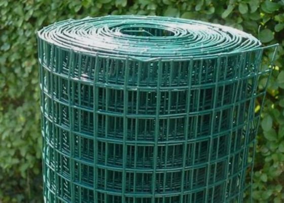 Green Coated 0,35mm-6mm Wire Mesh Roll Weld Wire Mesh Rào chắn Rolls Anti Aging