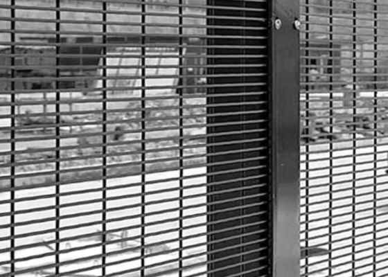 Tấm lưới thép hàn lỗ vuông đen để lắp đặt dễ dàng cho trường học