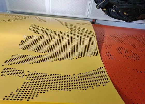 530mmX2000mm Bảng kim loại đâm cho khung leo núi vững chắc và bền
