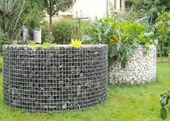 Lưới thép hàn nặng được sử dụng làm rọ đá trang trí trong xây dựng cảnh quan
