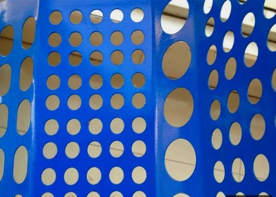 Lưới kim loại đục lỗ có hình dạng lỗ tùy chỉnh và xử lý bề mặt
