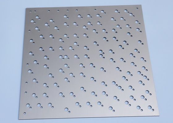 Bảng bằng bạc đục với hình dạng lỗ tùy chỉnh