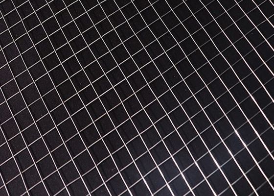 Điện galvanized hàn lưới kim loại chiều rộng 0,5m-2.5m Hoàn hảo cho hàng rào