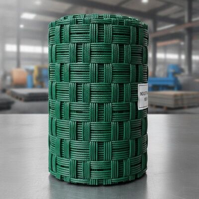 Lưới dệt hình vuông hoặc chữ nhật, bề mặt phủ PVC, thiết kế cho công nghiệp nặng