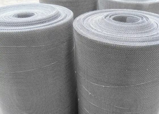 Mạng lưới 12 trên 12 Thép cao carbon hình chữ nhật được thiết kế để cung cấp sức mạnh và sự ổn định đặc biệt trong công nghiệp